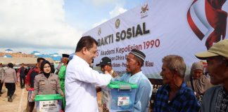 Alumni AKPOL 1990 Gelar Baksos Bagikan 1.485 Paket Sembako Untuk Warga Rempang