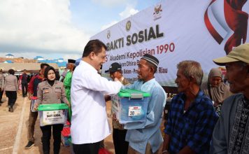 Alumni AKPOL 1990 Gelar Baksos Bagikan 1.485 Paket Sembako Untuk Warga Rempang