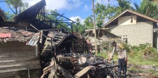 Polsek Daik Lingga Sigap Dampingi Korban Kebakaran di Desa Teluk