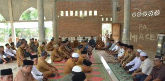 Al-Farlaky Melayat ke Kediaman Tokoh Ulama Simpang Ulim