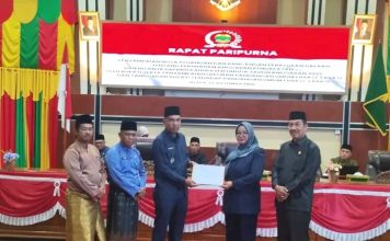 Wakil Bupati Lingga Hadiri Rapat Paripurna DPRD Bahas Perubahan APBD 2025