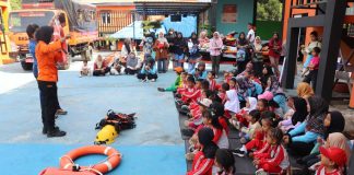 SAR Goes to School, TK Negeri Bunguran Tengah Belajar Keselamatan di Laut