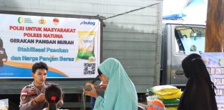 Polres Natuna Bersinergi dengan Bulog Gelar Pasar Pangan Murah di Tugu Gasing