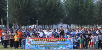 Dirgantara Fair 2025, Lanud RSA dan Masyarakat Natuna Terbangkan Seribu Pesawat Kertas