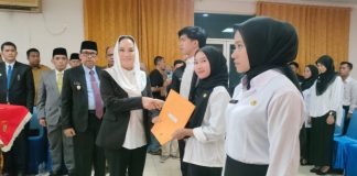 Bupati Natuna Serahkan SK PPPK Tahap II Formasi 2024