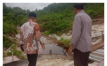 Tinjau Kondisi Jembatan Jalan Masuk Menuju Pian Tengah–Mekar Jaya, Mustamin Janji Kawal Aspirasi Warga