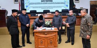 Pemda dan DPRD Natuna Tandatangani Kesepakatan KUA-PPAS Perubahan APBD 2025