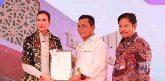 Gubernur Ansar Serahkan Sertifikat Lahan Pusat Kreasi Destinasi Pariwisata di Kawasan Gurindam 12 kepada Menpar RI