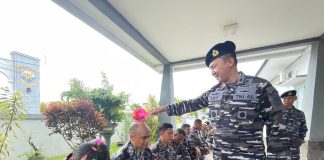 Danlanal Ranai Pimpin Upacara Kenaikan Pangkat Prajurit