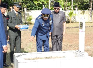 Lanud Raden Sadjad Pimpin Upacara Ziarah Nasional HUT ke-80 TNI di Natuna