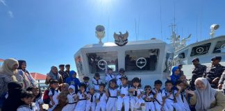 Siswa PAUD Teratai Lanal Ranai Berkunjung ke Kapal Angkatan Laut