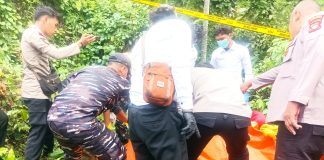 BREAKING NEWS: Warga Temukan Mayat di Pinggir Desa Tarempa Selatan
