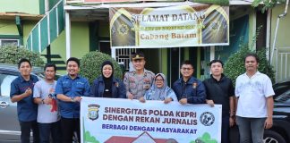 Polda Kepri Gelar Kegiatan Berbagi 100 Paket Makanan Gratis Bersama Awak Media di Panti Asuhan dan Ponpes