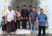 Dua Cicit Teuku Chik Ben Guci Dampingi Sultan Tuanku Raja Sayed Permadai Alhaq Kunjungi Situs Rumah Besi