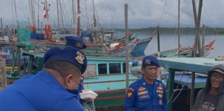 Satpolairud Polres Natuna Gelar Jumat Berkah Bersama Nelayan Pering