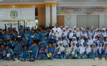 Anggota DPRD Batam Ir Suryanto Terima Audiensi Siswa SD Al Kaffah
