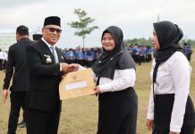 Wagub Kepri Nyanyang Haris Serahkan SK kepada 1.499 PPPK, Momentum Hari Pahlawan Jadi Semangat Pengabdian Baru