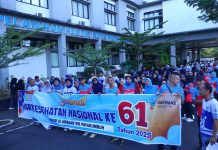 Hari Kesehatan Nasional ke-61, Ribuan Masyarakat Payakumbuh Ikuti Jalan Sehat