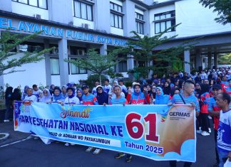 Hari Kesehatan Nasional ke-61, Ribuan Masyarakat Payakumbuh Ikuti Jalan Sehat