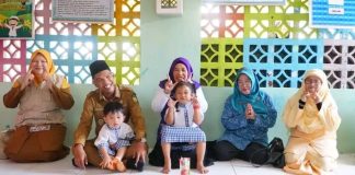 Ibu Feby Sarianty Novrizal Kunjungi Desa Sedamai dan Berindat, Dorong Penguatan Posyandu dan Sosialisasi 6 SPM