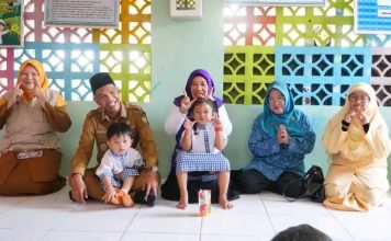 Ibu Feby Sarianty Novrizal Kunjungi Desa Sedamai dan Berindat, Dorong Penguatan Posyandu dan Sosialisasi 6 SPM