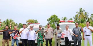 Bupati Al-Farlaky Beri Reward 15 ASN Tenaga Kesehatan Kabupaten Aceh Timur