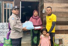 Polri Untuk Masyarakat, Polsek Idi Rayeuk Tebar Kebaikan, Melalui Jumat Berkah