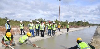 Janji Dipenuhi, Cen Sui Lan Bangun Jalan Rp 41 Miliar ke Kampung Segeram