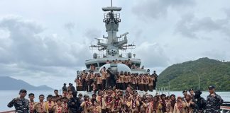 Danlanal Ranai Dampingi Pembinaan Latsar Saka Bahari di KRI TOM-357: Cetak Generasi Muda Berjiwa Bahari dan Cinta NKRI