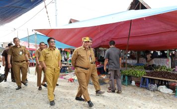 Tinjau Pasar Sialang Sakti Sekda Siak Terima Keluhan Kesah Pedagang