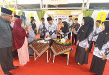 Korwil Pendidikan Bukit Batu Menjadi Pembina Apel HUT PGRI ke 80 dan HGN 2025