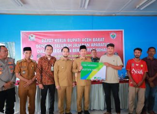 Aceh Barat Lindungi Pekerja Rentan Sawit, BPJS Ketenagakerjaan Serahkan Santunan dan Kartu Kepesertaan