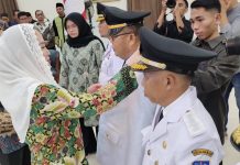 Lantik 59 Pejabat Natuna, Cen Sui Lan Tegaskan ASN Harus Bangga Melayani