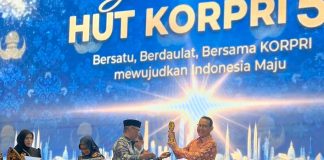 Perintis BPJS Kesehatan, Fachmi Idris, Raih Life Achievement KORPRI Award