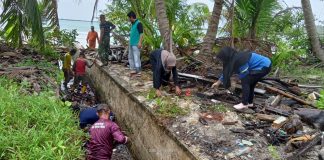 TNI AL Bergerak Cepat Bersihkan Sampah di Pulau Midai, Cegah Potensi Banjir Lokal