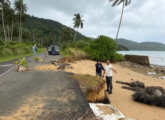 Bupati Anambas Tinjau Abrasi yang Ancam Akses Warga di Dusun Pasir Panjang