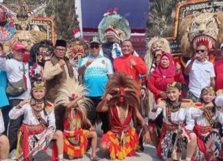 Camat Kistim Ikut Semarakkan HUT RI Bersama Masyarakat