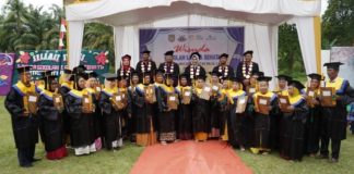 Wakil Bupati Hadiri 25 Wisuda Lansia Di Lapangan Sepak Bola Silo Lama