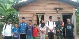 Camat Kistim Tinjau Rumah Warga Dapatkan Program Bedah Rumah