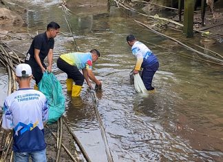 Jaga Lingkungan dan Kesehatan, Bupati Anambas Ajak Warga Bersihkan Sungai Sugi