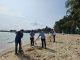 Dari Jurnalis hingga Ojol, Bersih Pantai Lagorap Warnai Jelang HPN 2026