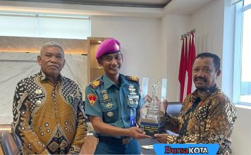 Perkuat Pengamanan Laut, Bupati Azhari Dukung Kehadiran Personel TNI AL di Wilayah Pesisir Buteng