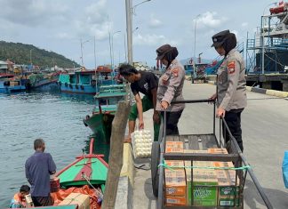 Polwan Polres Kepulauan Anambas Gelar Patroli Dialogis, Pererat Kedekatan dengan Masyarakat