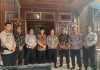 Kapolsek Jemaja IPTU Sutomo Jalin Silaturahmi dengan Ketua LAM, Perkuat Kedekatan Polri dan Tokoh Adat