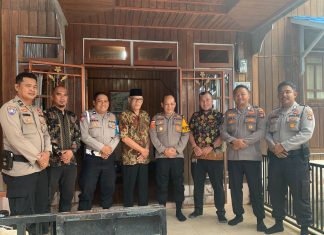Kapolsek Jemaja IPTU Sutomo Jalin Silaturahmi dengan Ketua LAM, Perkuat Kedekatan Polri dan Tokoh Adat