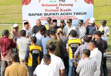 Janji Ditunaikan, Bupati Al-Farlaky Resmikan Jembatan Peureulak