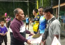 Serahkan Hadiah Turnamen Voli, Mustamin Bakri Pastikan Pemekaran Kecamatan Sungai Ulu Terus Dikawal