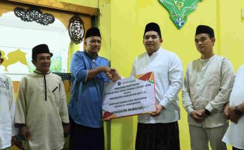 Bupati Bintan Roby Kurniawan Sambangi Dua Masjid, Salurkan Bantuan Rp50 Juta