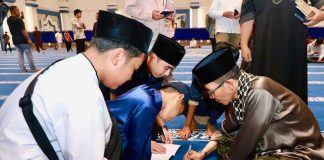 Awali Ramadan dengan Tarawih Bersama Warga, Wali Kota Batam Amsakar Perkuat Silaturahmi