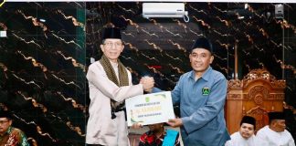 Amsakar Achmad Safari Ramadan di Batam, Salurkan Bantuan untuk Dua Masjid